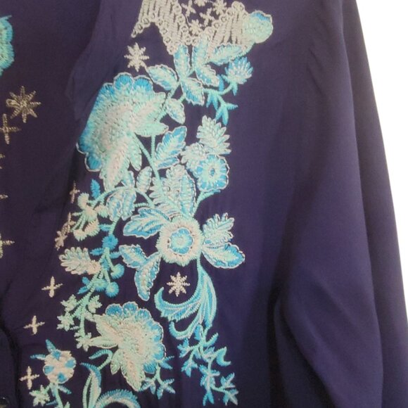 Solitaire Navy Blue Long Sleeve Embroidered Tunic Top XL Rayon Button Roll-Up Sl - Picture 8 of 16